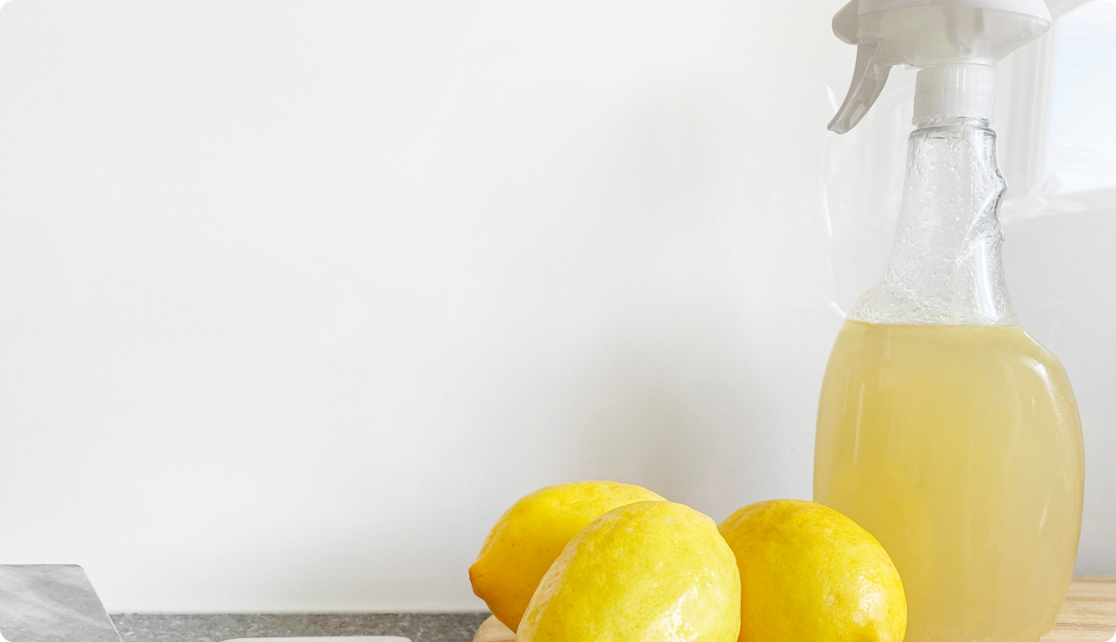 Produit de nettoyage naturel au citron pour un comportement éco-responsable et éthique